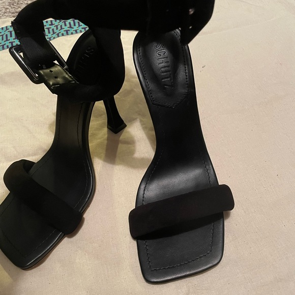 Heels - Picture 2 of 5